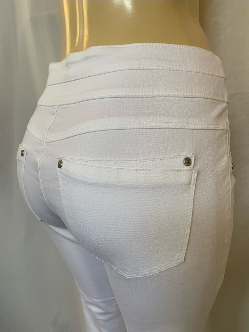 DEMOCRACY Women's Tummy Control Size 6 White Skinny Glider Distressed NWT